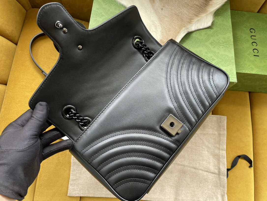 Created by Italy, the 443497GG Marmont Chain Shoulder Backpack features a soft and structured