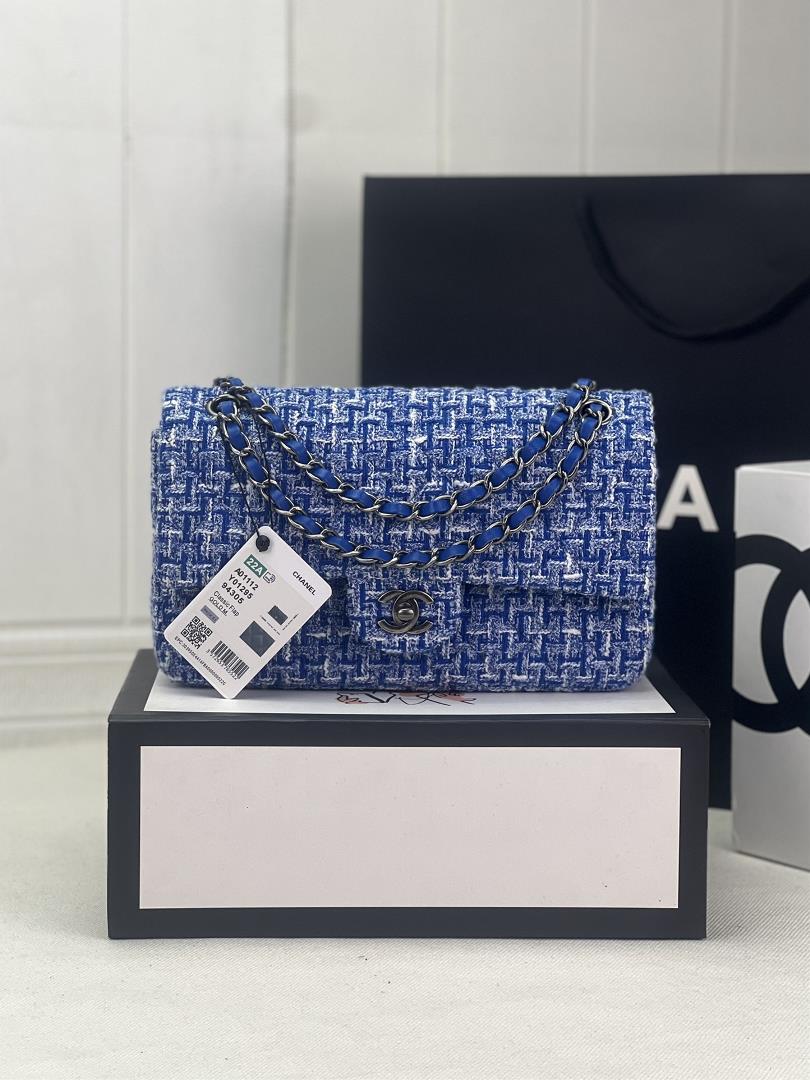 Chanel CF woolen series this is a bag that can be praised by all friends around us for it