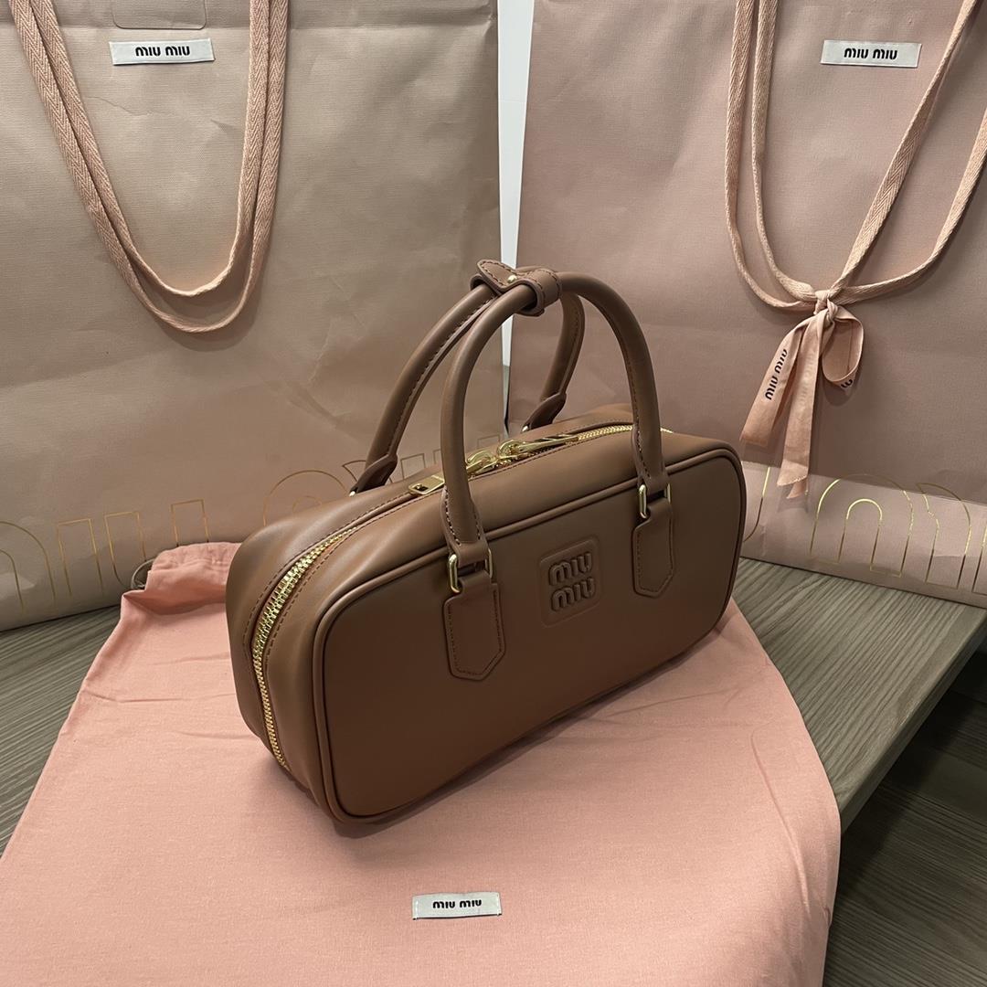 Large M familys new product bowling bag mainly promoted on the official website is definitely