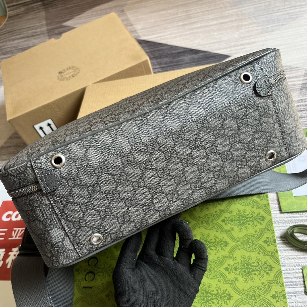 Equipped with a complete set of packaging the Ophidia series combines the traditional essence