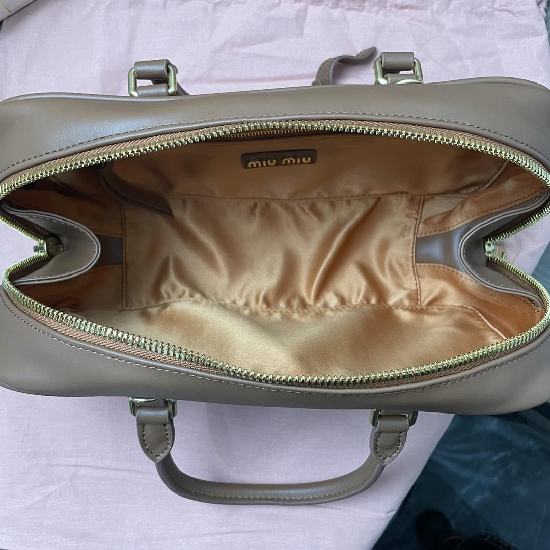 Large M familys new product bowling bag mainly promoted on the official website is definitely