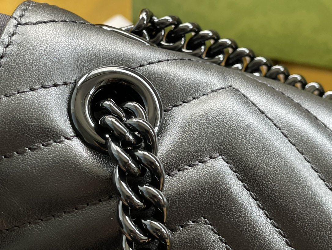 Created by Italy, the 443497GG Marmont Chain Shoulder Backpack features a soft and structured