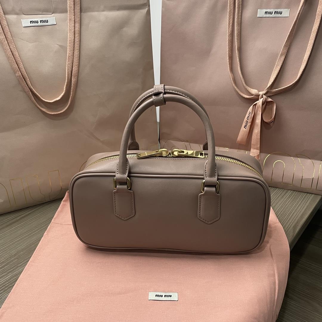 Large M familys new product bowling bag mainly promoted on the official website is definitely