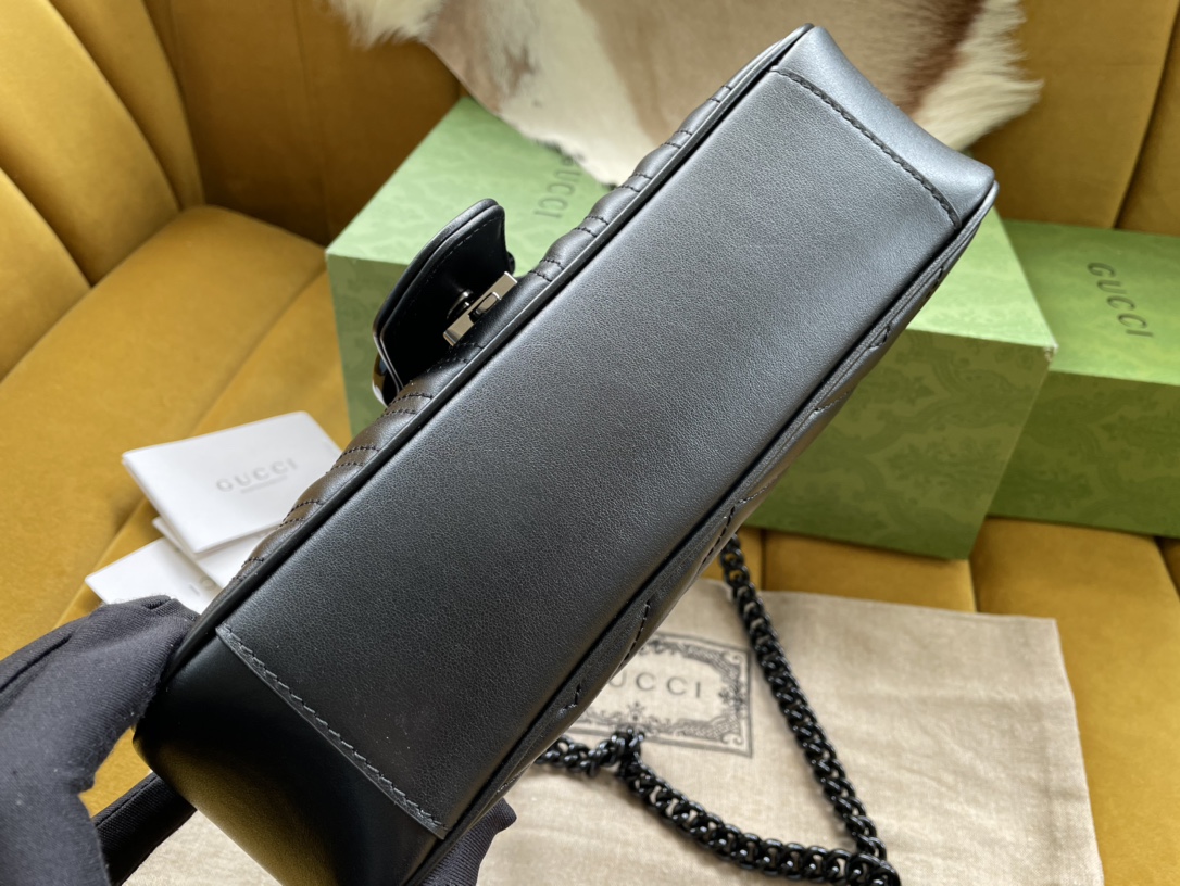 Created by Italy, the 443497GG Marmont Chain Shoulder Backpack features a soft and structured