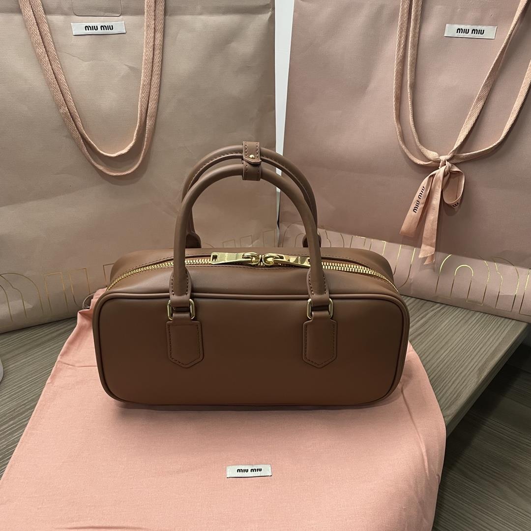 Large M familys new product bowling bag mainly promoted on the official website is definitely