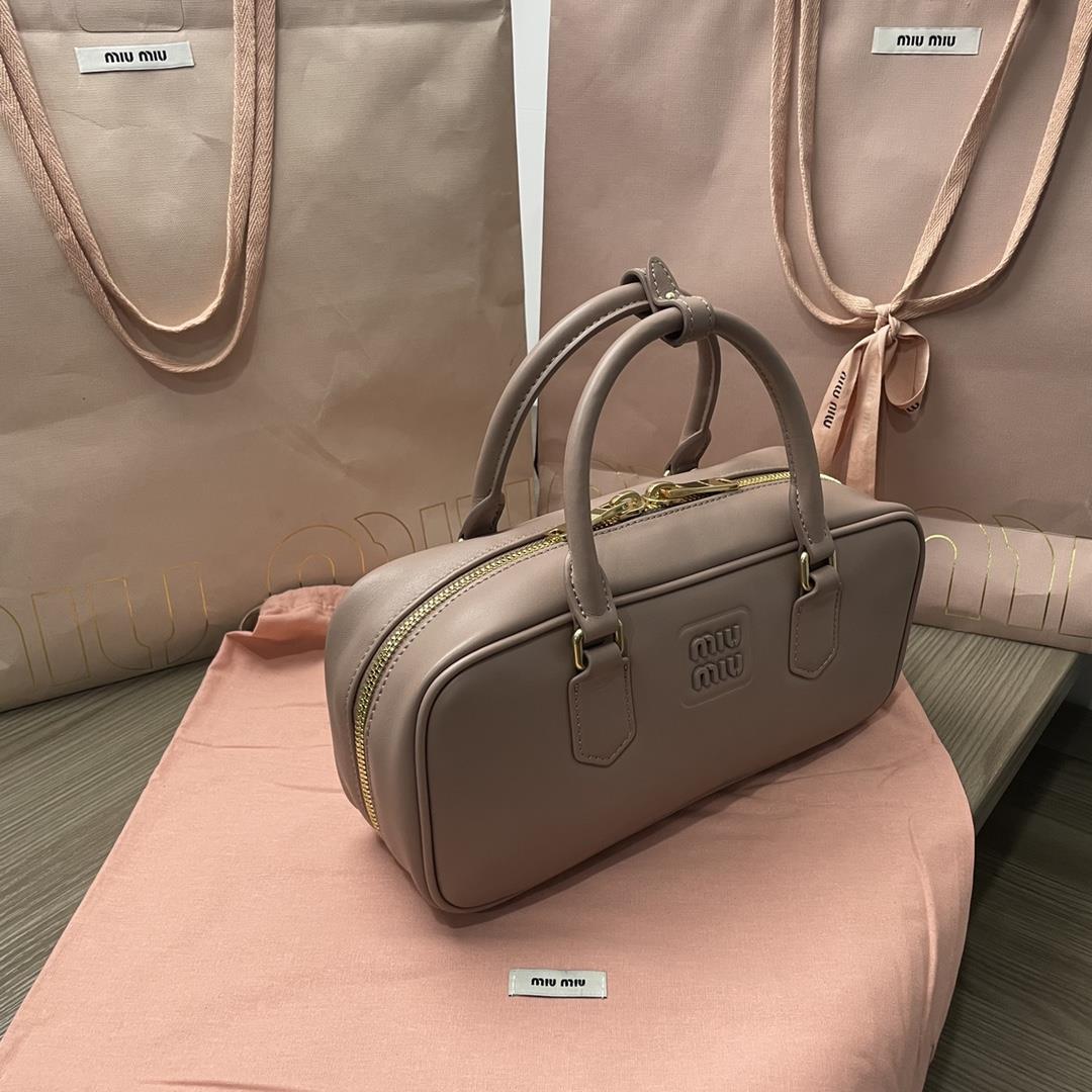 Large M familys new product bowling bag mainly promoted on the official website is definitely