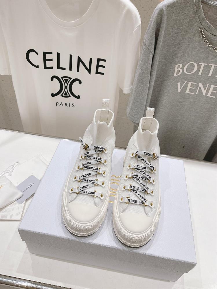 High version factory The Dior 2023 SS Early Autumn Show Sneakers will carry on the classic to the end featuring high top casual shoes and sneakers th