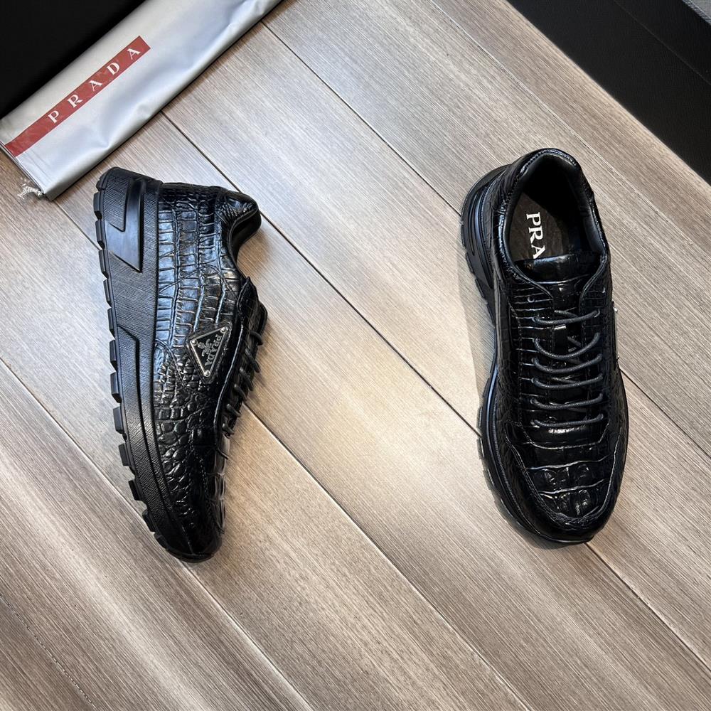 Prada High quality original orderUpper Napa calf leather with air embossed crocodile pattern and shoe brand metal fastenersWater dyed cowhide insideUl
