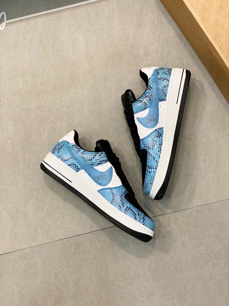 Louis Vuitton x x Nike co branded model is designed to basically follow the style of THE