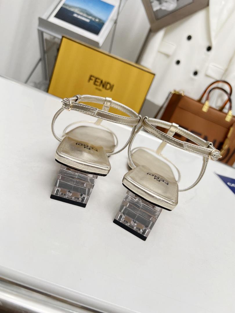 Fendi Crystal and Hot LaunchAvailable in 5 colors354041 42 customizedHeel height 55 professio