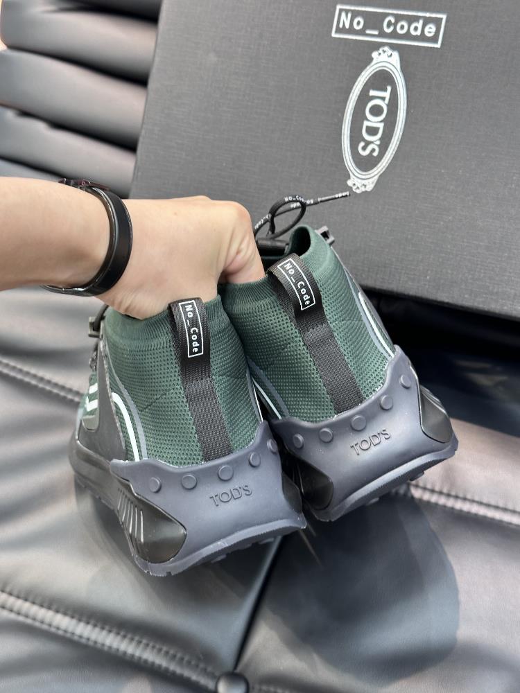 Tods mens casual jogging shoes are made of imported fly weave technology fabric comforta